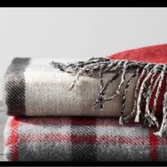 Pottery Barn 2017 Whittaker Throw Blanket - Picture 2 of 10